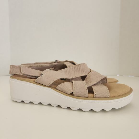 Clarks women's Jillian Spring Wedge Sandal, Sand Leather, 6 US - Picture 2 of 9